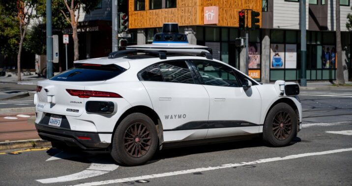 Waymo can use internal camera data to train AI genetic