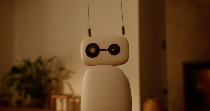 Face hugs opens orders for mini desktop reachy robots